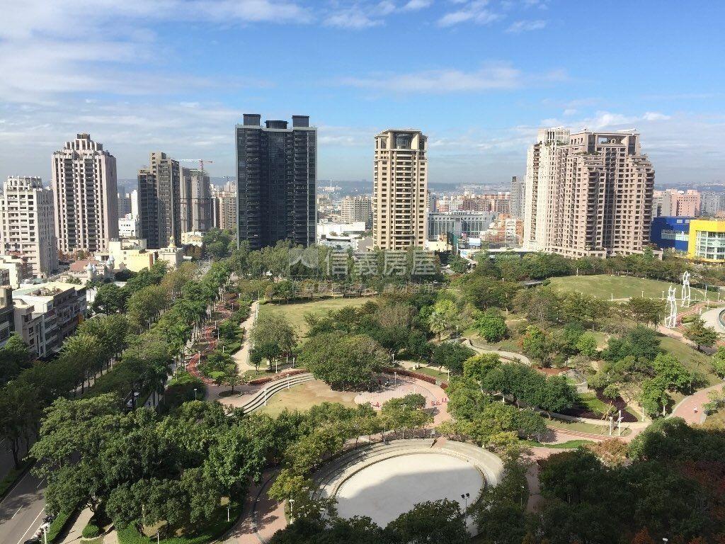 大塊人物。豪華美裝潢房屋室內格局與周邊環境