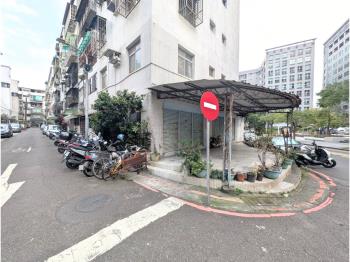 近文湖國小大面寬角間住店