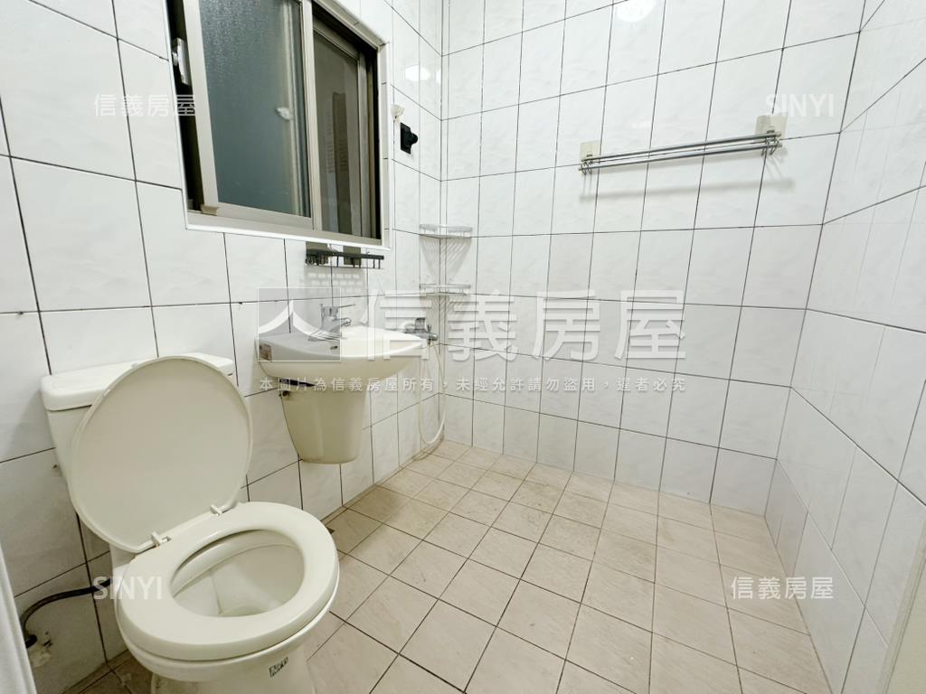 中正公寓２樓房屋室內格局與周邊環境
