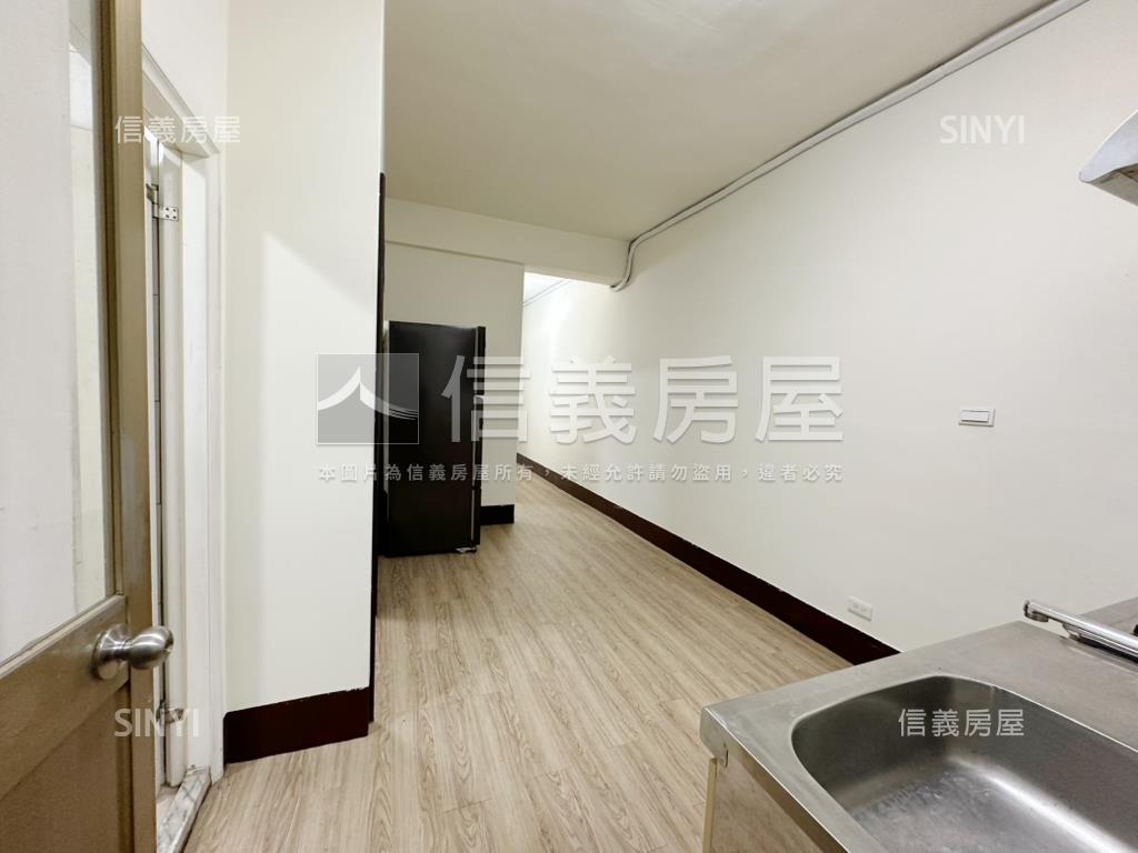 中正公寓２樓房屋室內格局與周邊環境