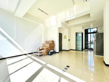 近公園捷運採光美邸