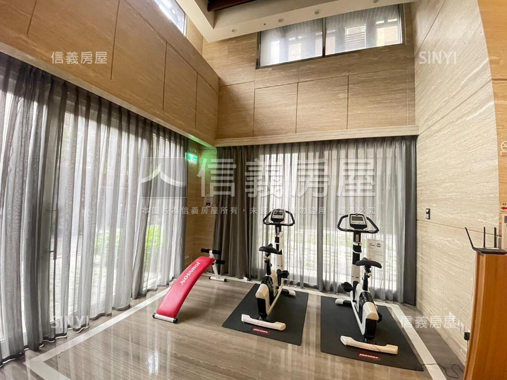 運動時代難得兩房平面車位房屋室內格局與周邊環境