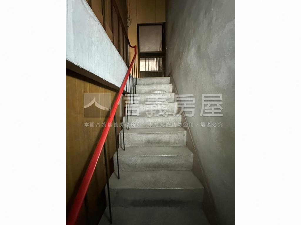 楠陽國小８米活巷透店房屋室內格局與周邊環境