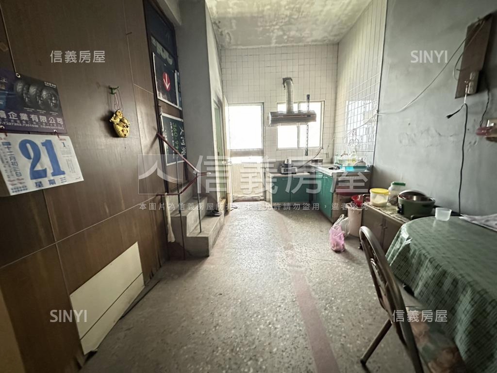 楠陽國小８米活巷透店房屋室內格局與周邊環境