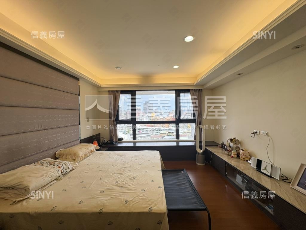 秀朗晶悅尊爵豪邸樓中樓房屋室內格局與周邊環境