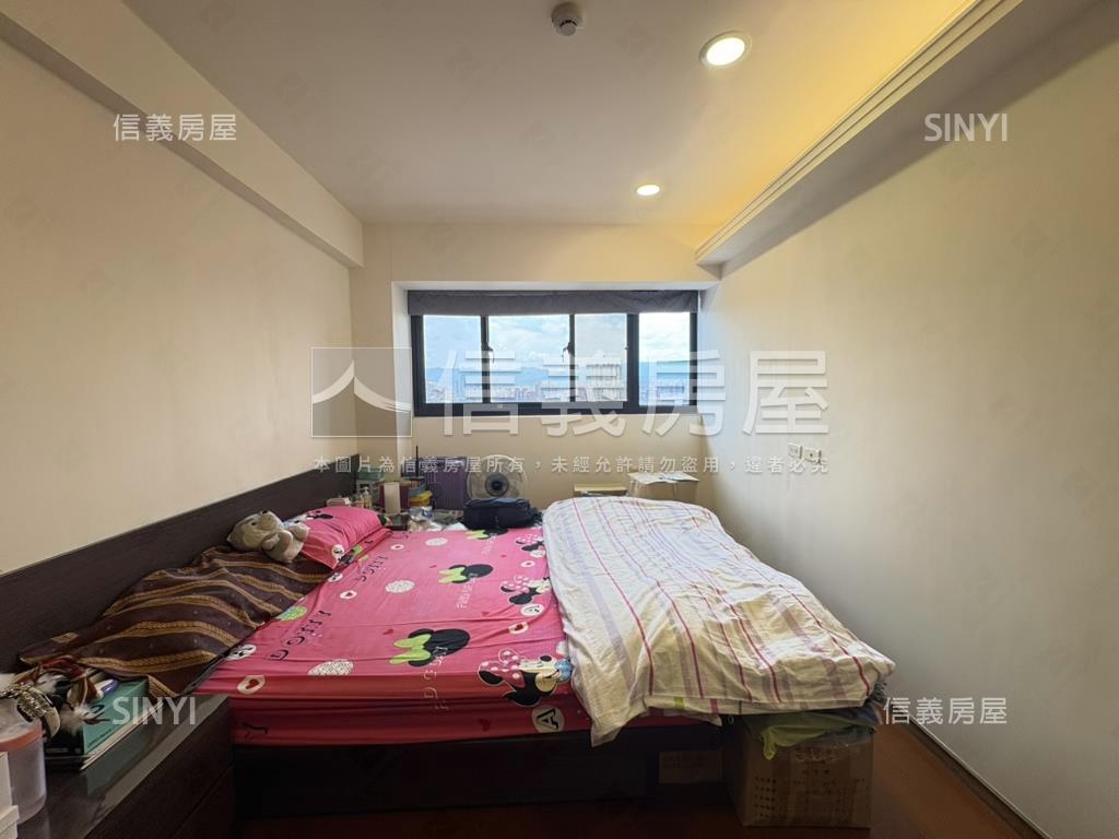 秀朗晶悅尊爵豪邸樓中樓房屋室內格局與周邊環境