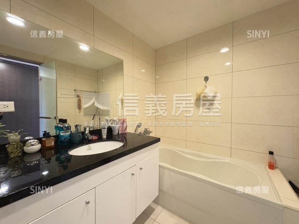 秀朗晶悅尊爵豪邸樓中樓房屋室內格局與周邊環境