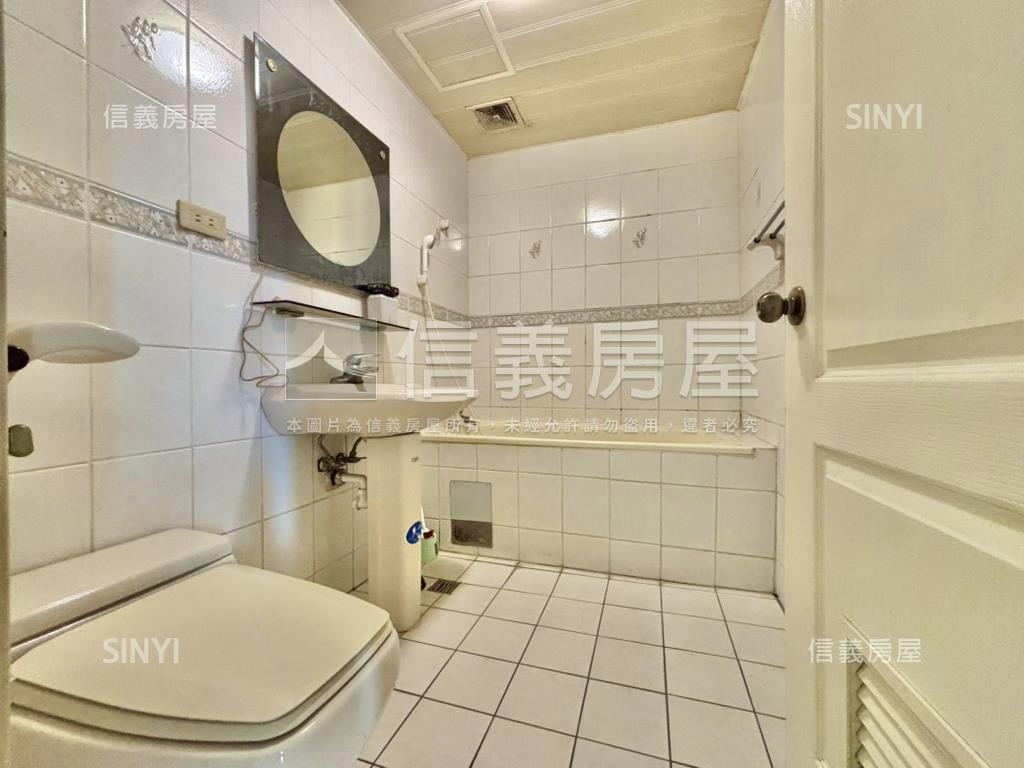 景星慶雲●高樓絕景日月光房屋室內格局與周邊環境