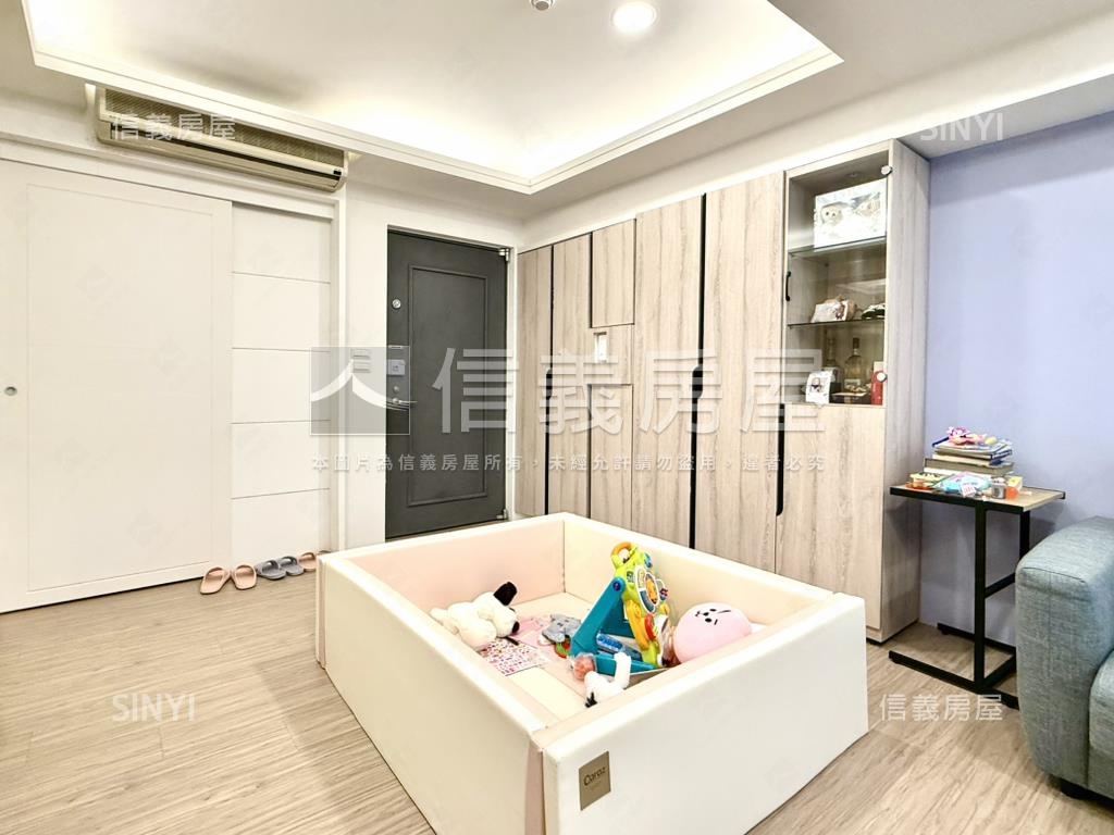 凱旋臻品典雅三房車位房屋室內格局與周邊環境