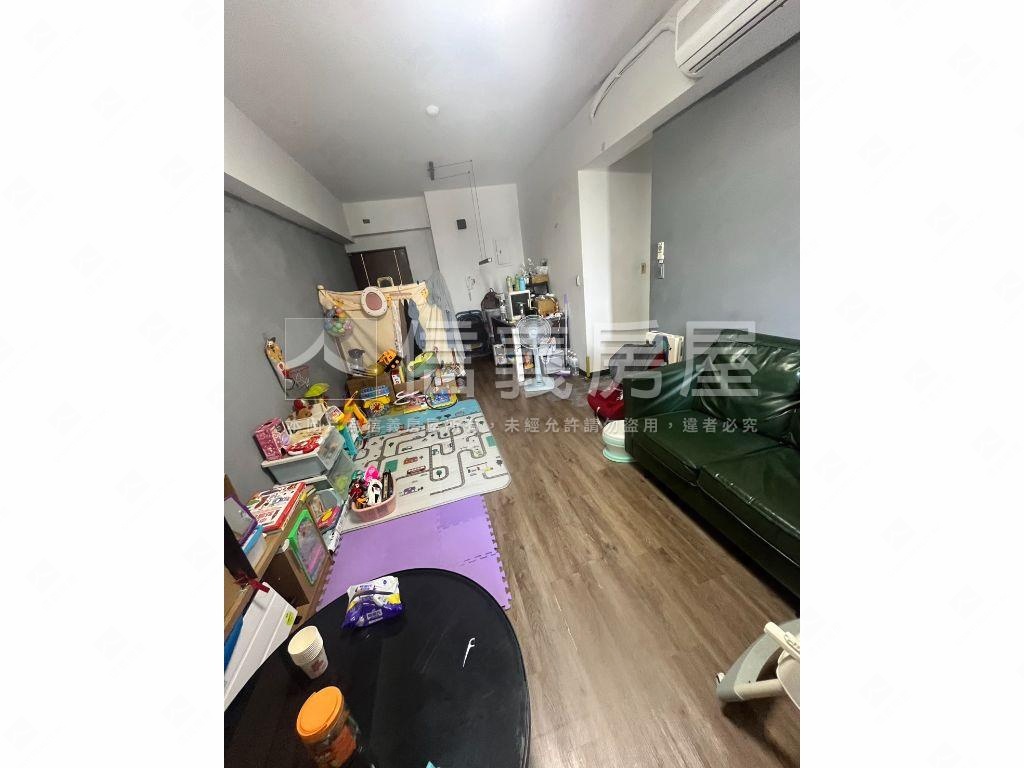 小資成家美兩房房屋室內格局與周邊環境