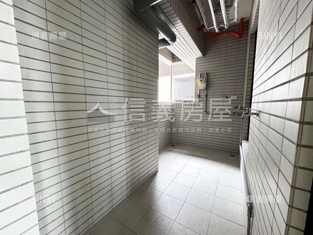 福鄉建設與心相匯四房車位房屋室內格局與周邊環境