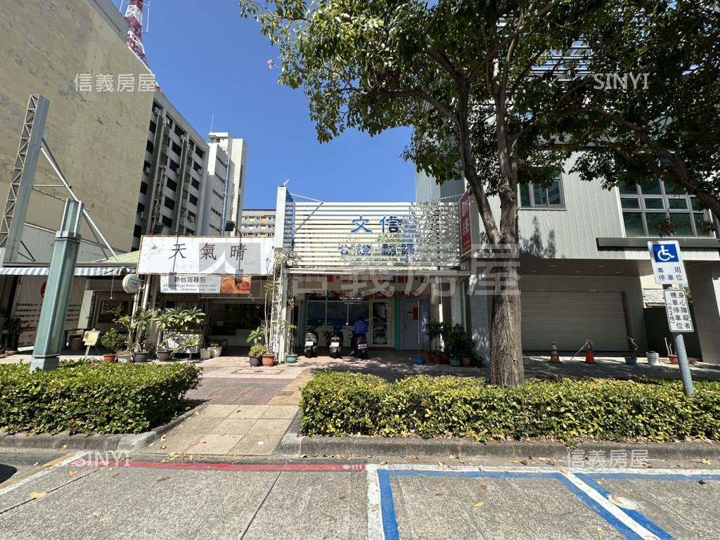 中正四路商二面寬土地店面房屋室內格局與周邊環境