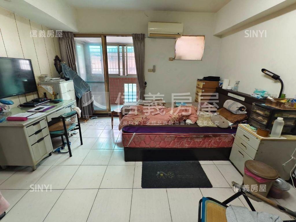 向上市場大面寬店面好停車房屋室內格局與周邊環境