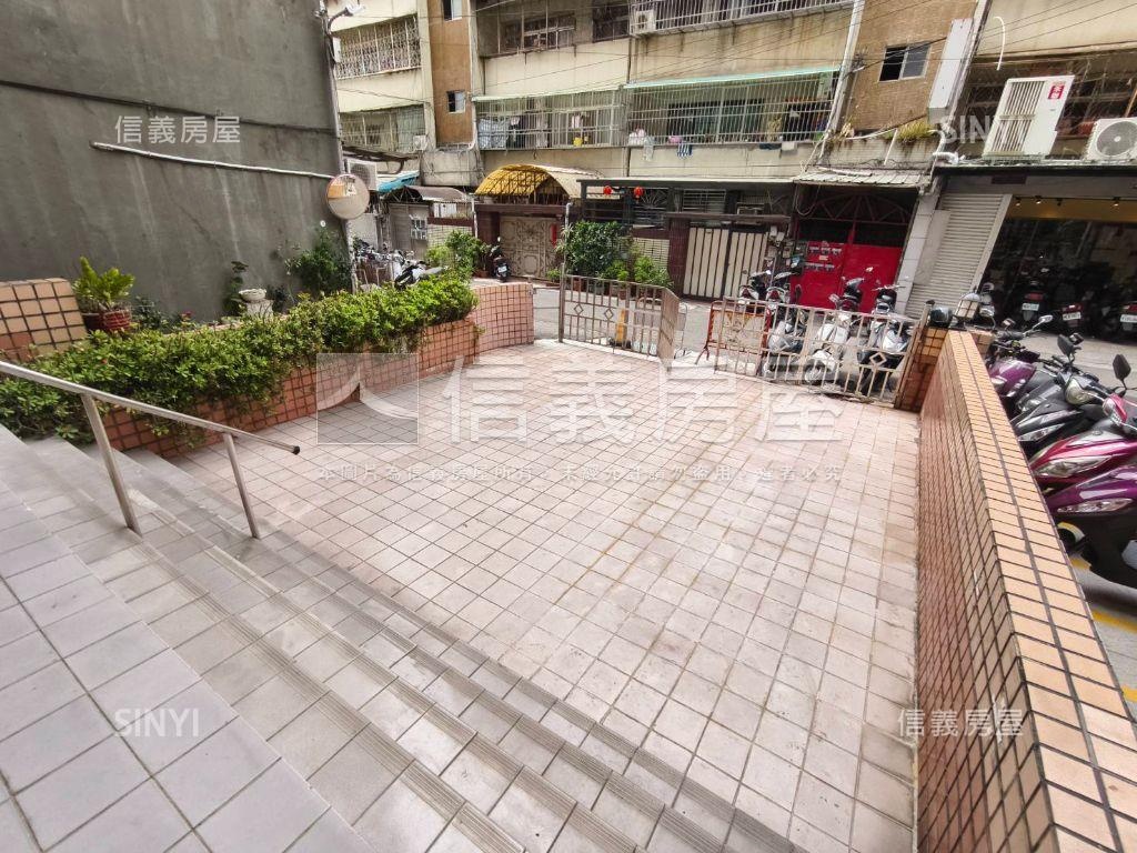 向上市場大面寬店面好停車房屋室內格局與周邊環境