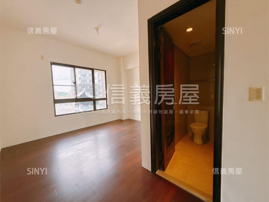 愛河景觀️四房六平車房屋室內格局與周邊環境