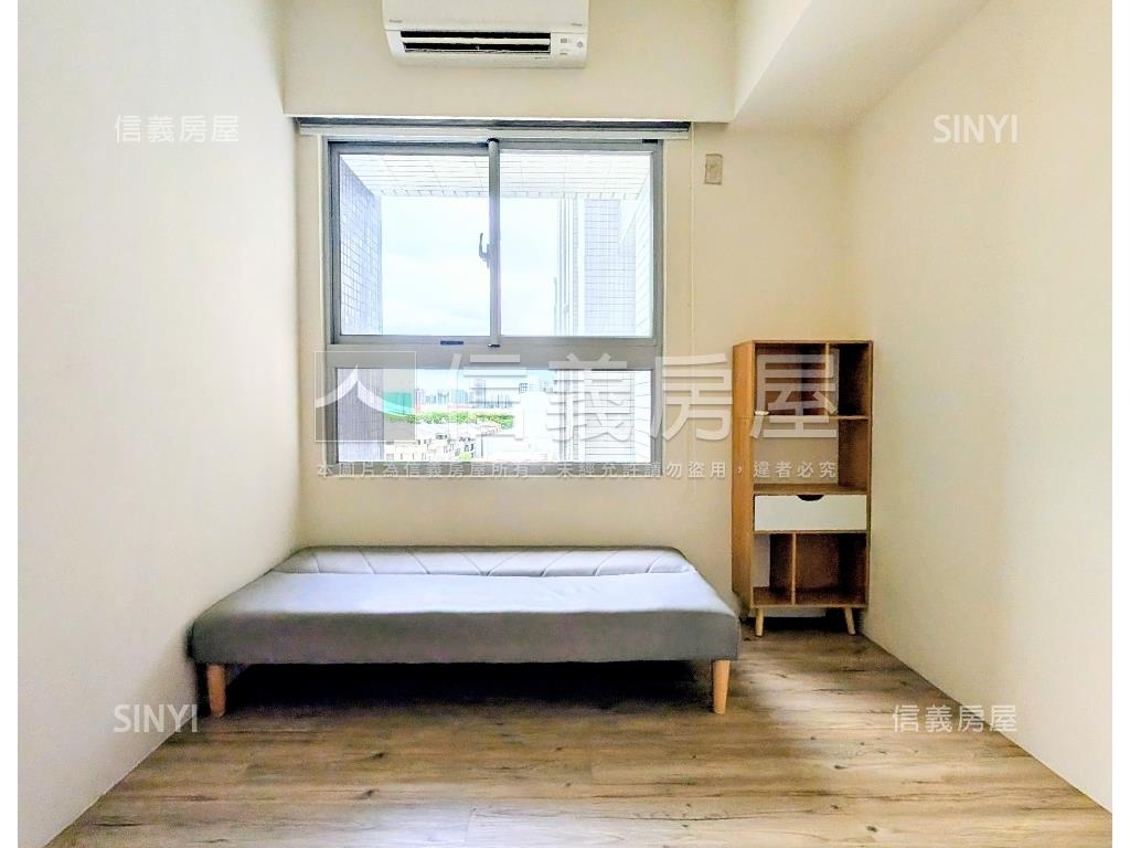 稀有三面採光兩房兩衛車位房屋室內格局與周邊環境