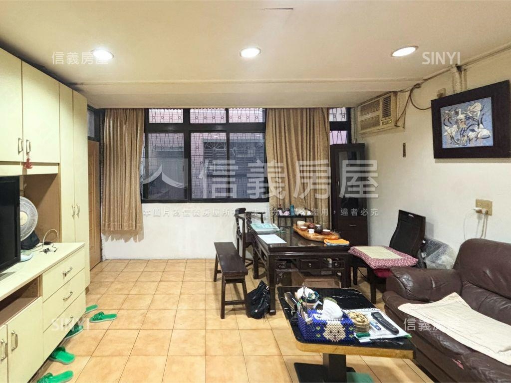 南雅西路邊間低樓層３＋４房屋室內格局與周邊環境