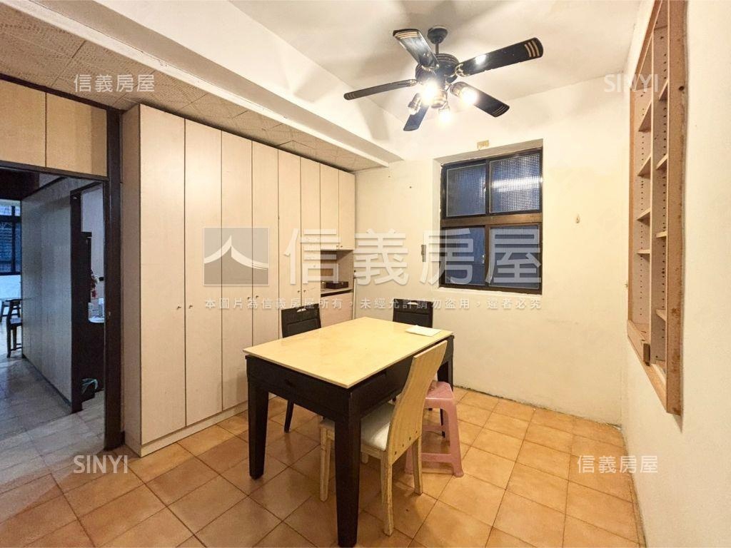 南雅西路邊間低樓層３＋４房屋室內格局與周邊環境