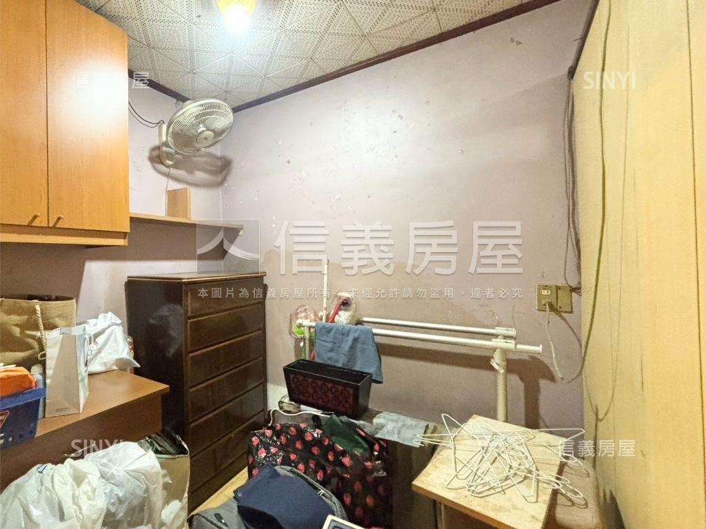 南雅西路邊間低樓層３＋４房屋室內格局與周邊環境