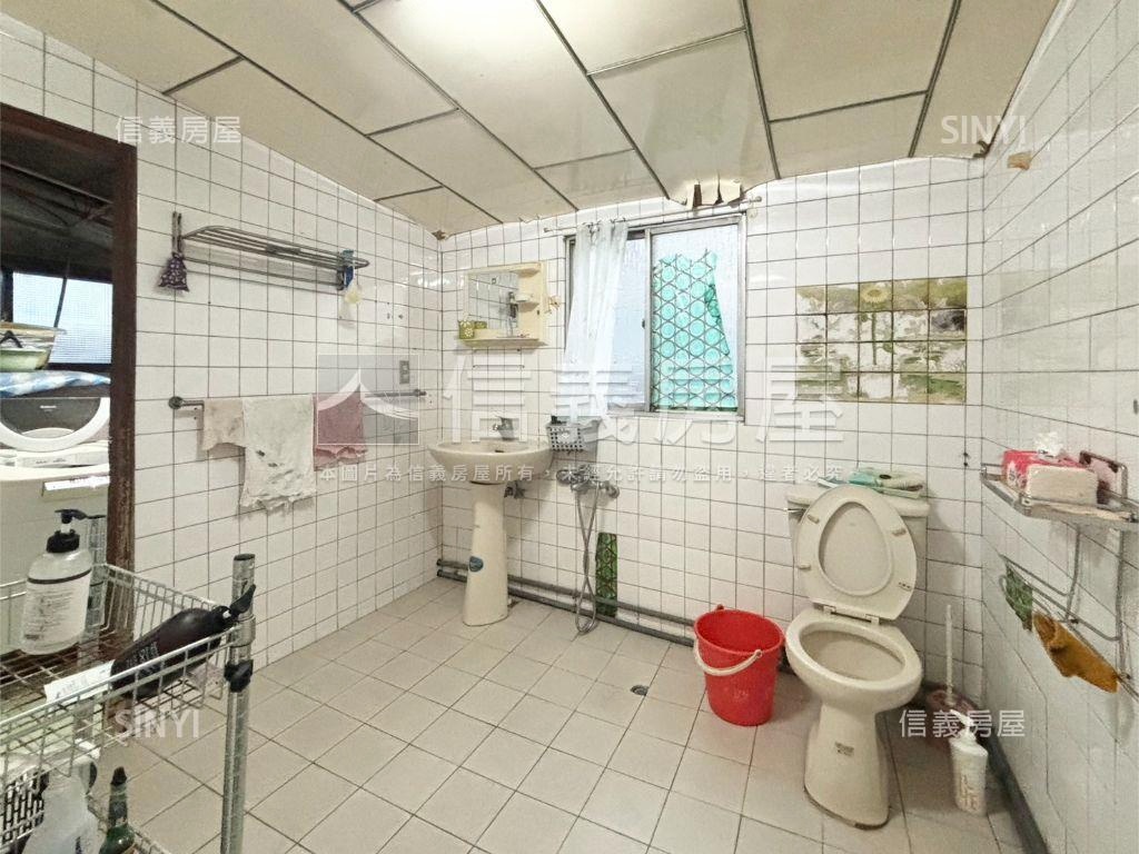 南雅西路邊間低樓層３＋４房屋室內格局與周邊環境