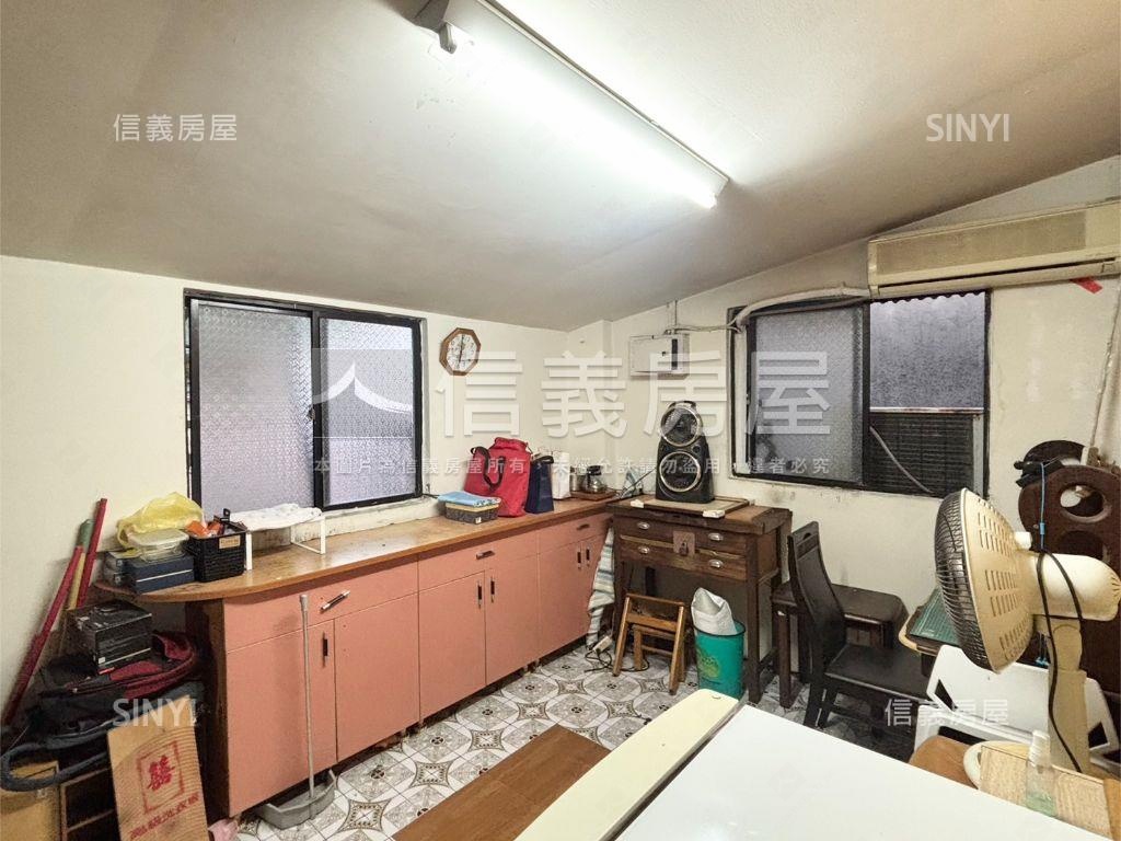 南雅西路邊間低樓層３＋４房屋室內格局與周邊環境