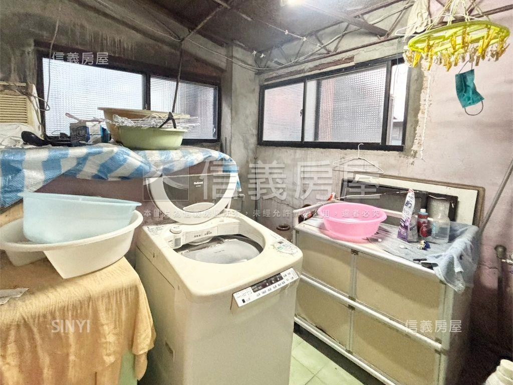 南雅西路邊間低樓層３＋４房屋室內格局與周邊環境