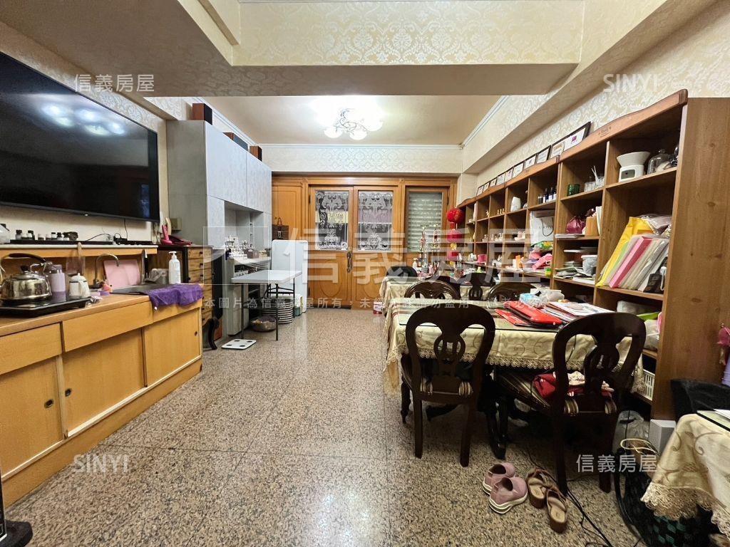 自由市場正路賺錢金店平車房屋室內格局與周邊環境