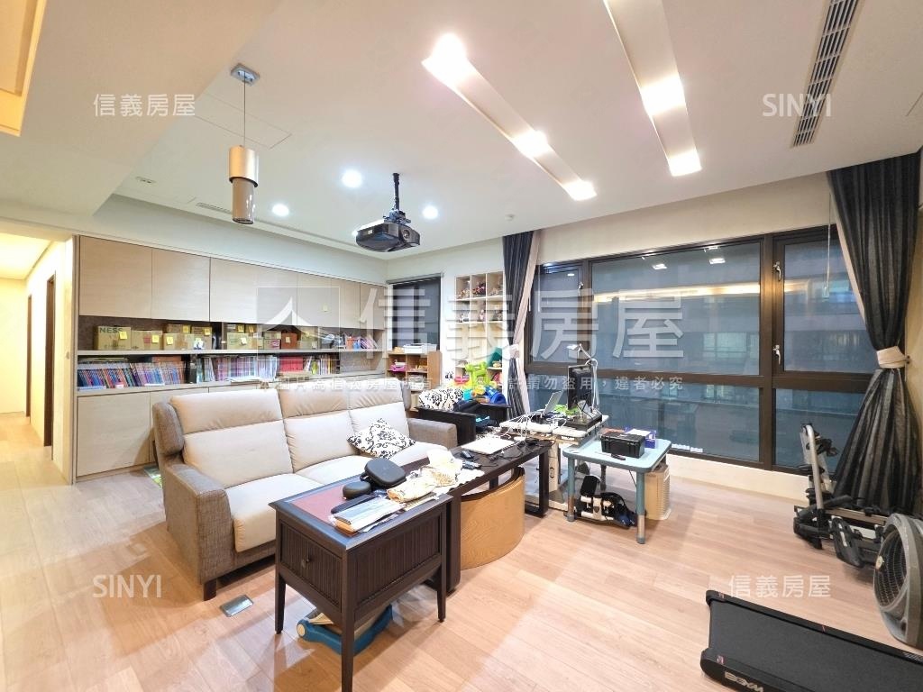 專任睿海４＋１房雙車位房屋室內格局與周邊環境