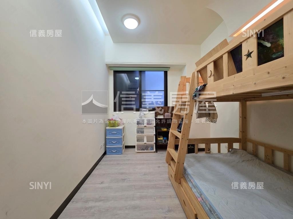 專任睿海４＋１房雙車位房屋室內格局與周邊環境