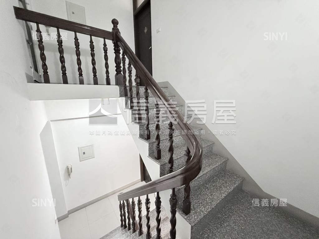 鳳甲正路大地坪透天房屋室內格局與周邊環境