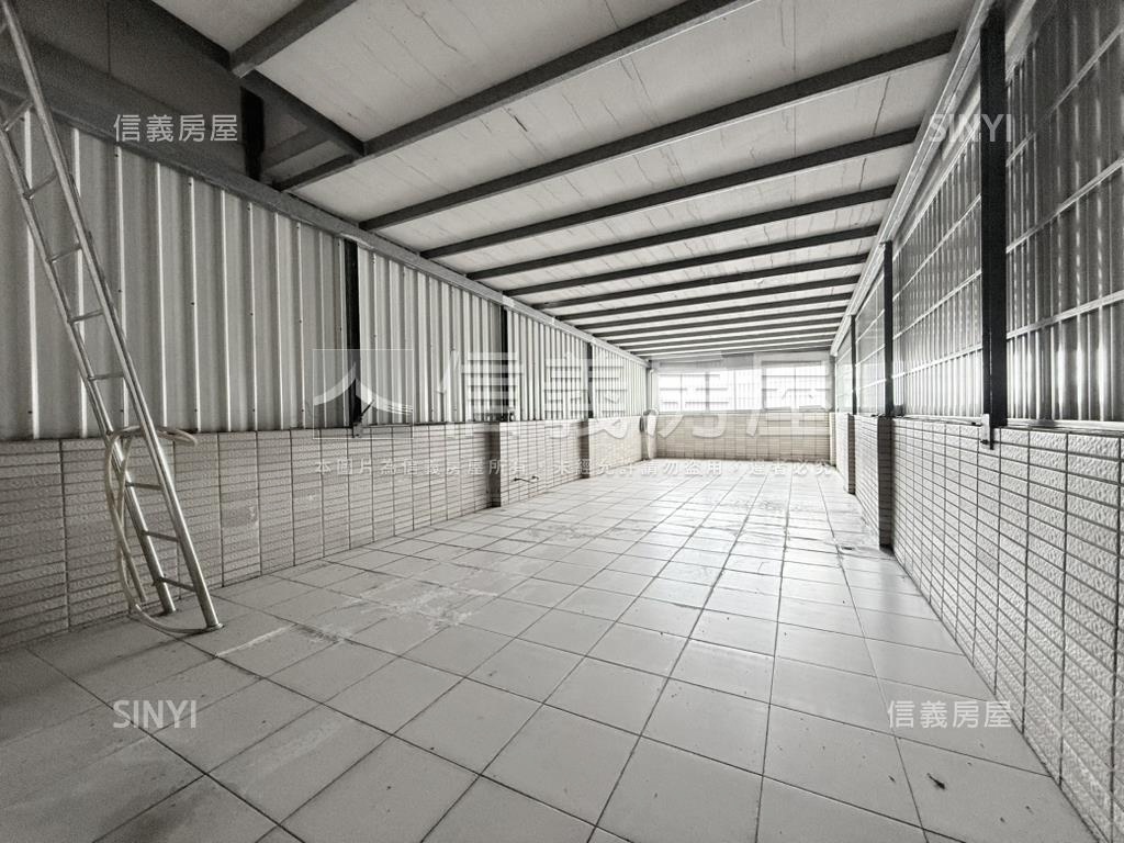 鳳甲正路大地坪透天房屋室內格局與周邊環境