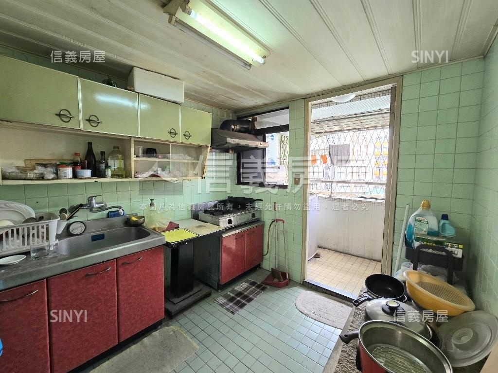 近台中教育大學三房高樓層房屋室內格局與周邊環境