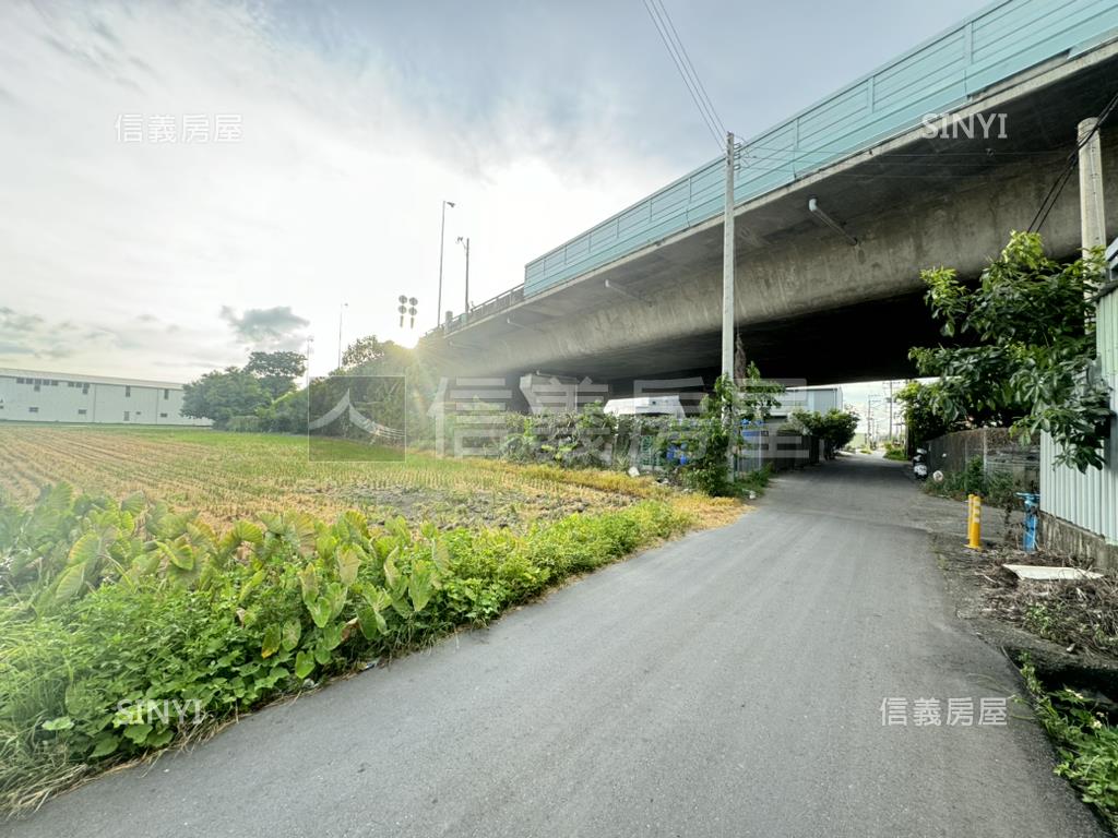 烏日近高速公路臨路土地房屋室內格局與周邊環境