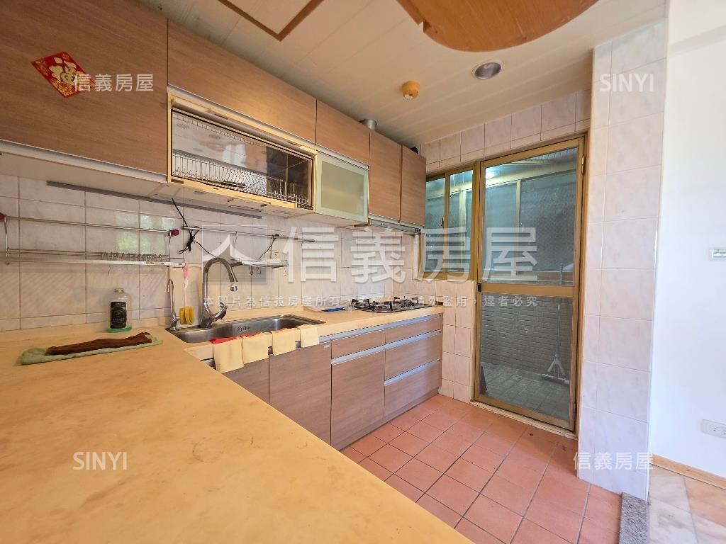 石上清泉稀有電梯二樓房屋室內格局與周邊環境