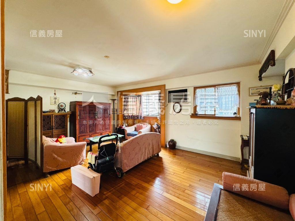 中正附小☆高樓大露臺房屋室內格局與周邊環境