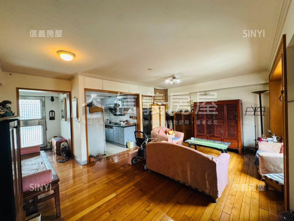 中正附小☆高樓大露臺房屋室內格局與周邊環境