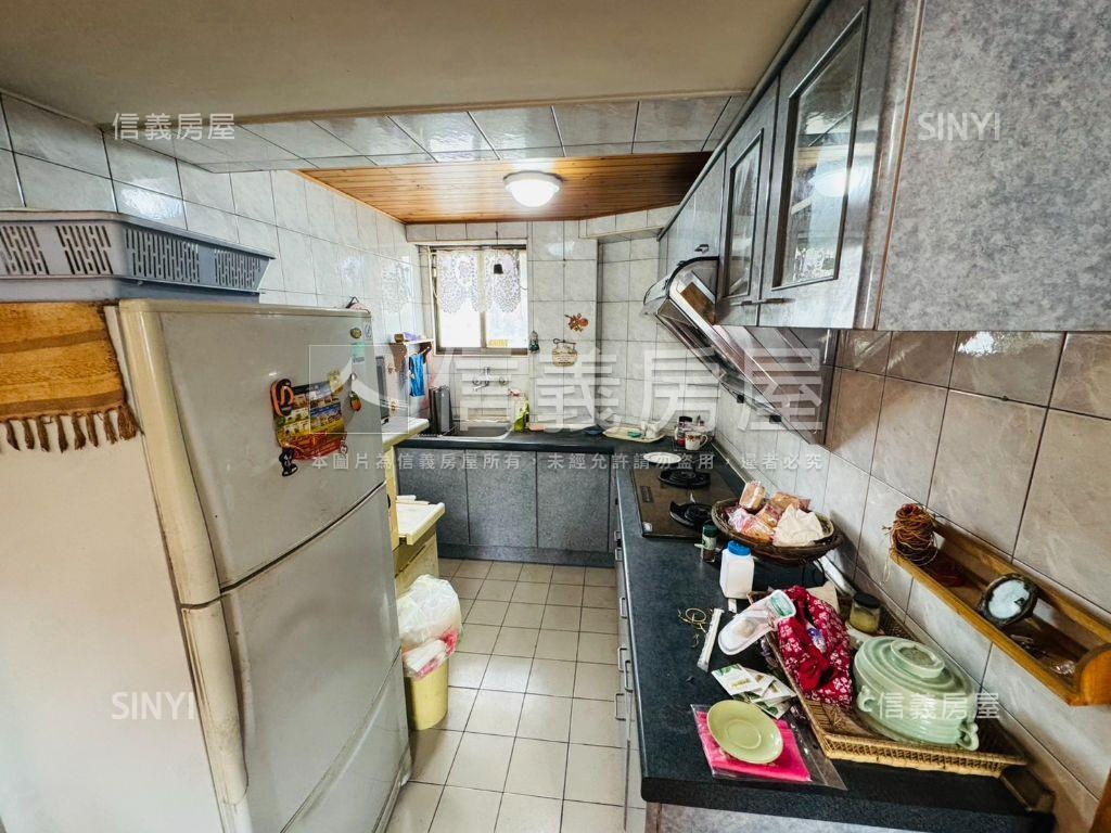 中正附小☆高樓大露臺房屋室內格局與周邊環境