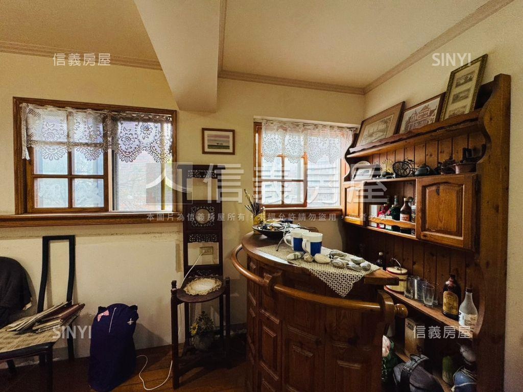 中正附小☆高樓大露臺房屋室內格局與周邊環境