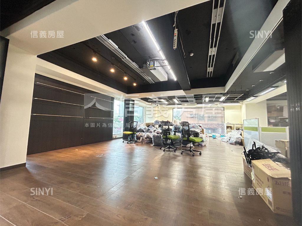 專任新四合苑百坪辦公室房屋室內格局與周邊環境