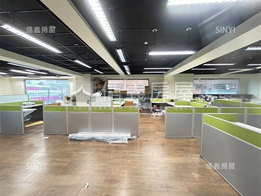 專任新四合苑百坪辦公室房屋室內格局與周邊環境