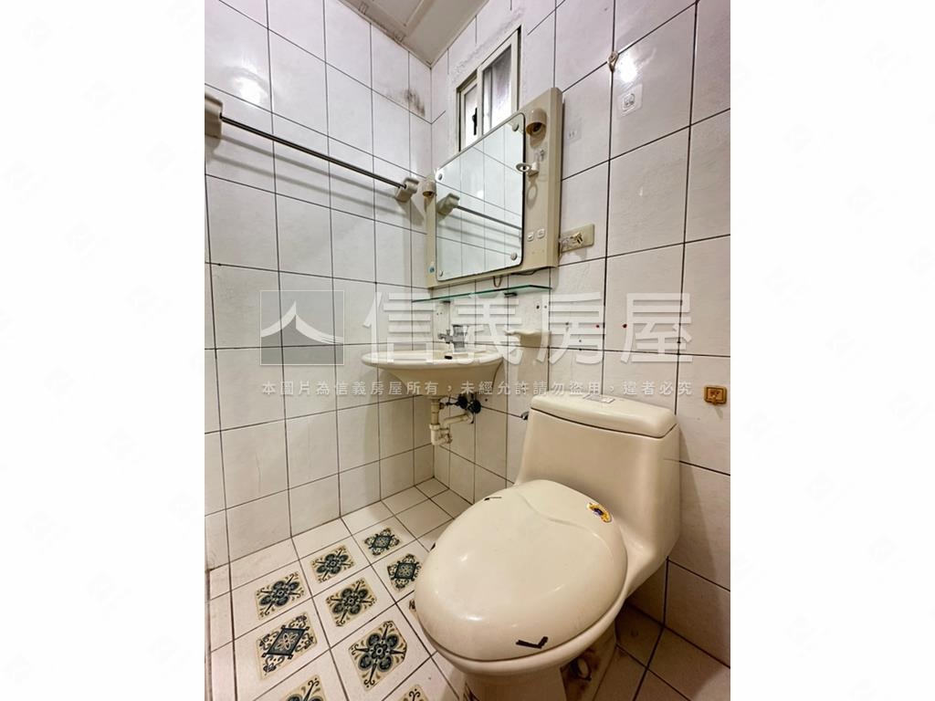 薪易臻品３房車位房屋室內格局與周邊環境