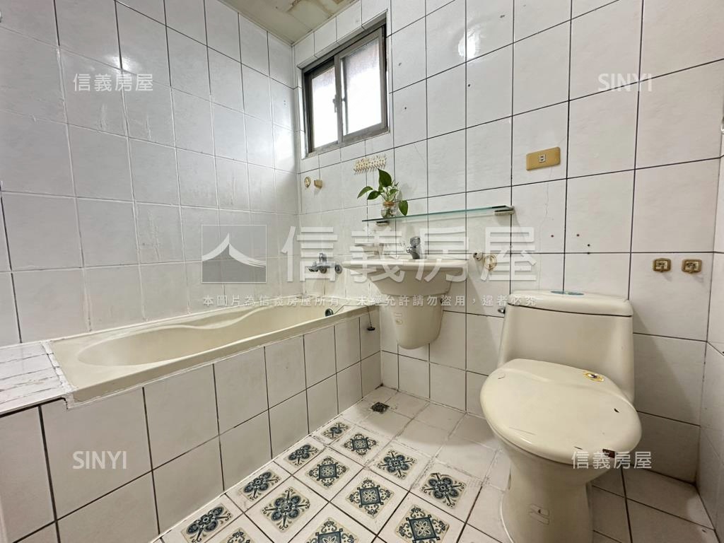 薪易臻品３房車位房屋室內格局與周邊環境