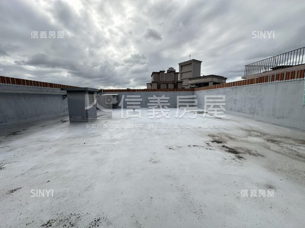 薪易臻品３房車位房屋室內格局與周邊環境