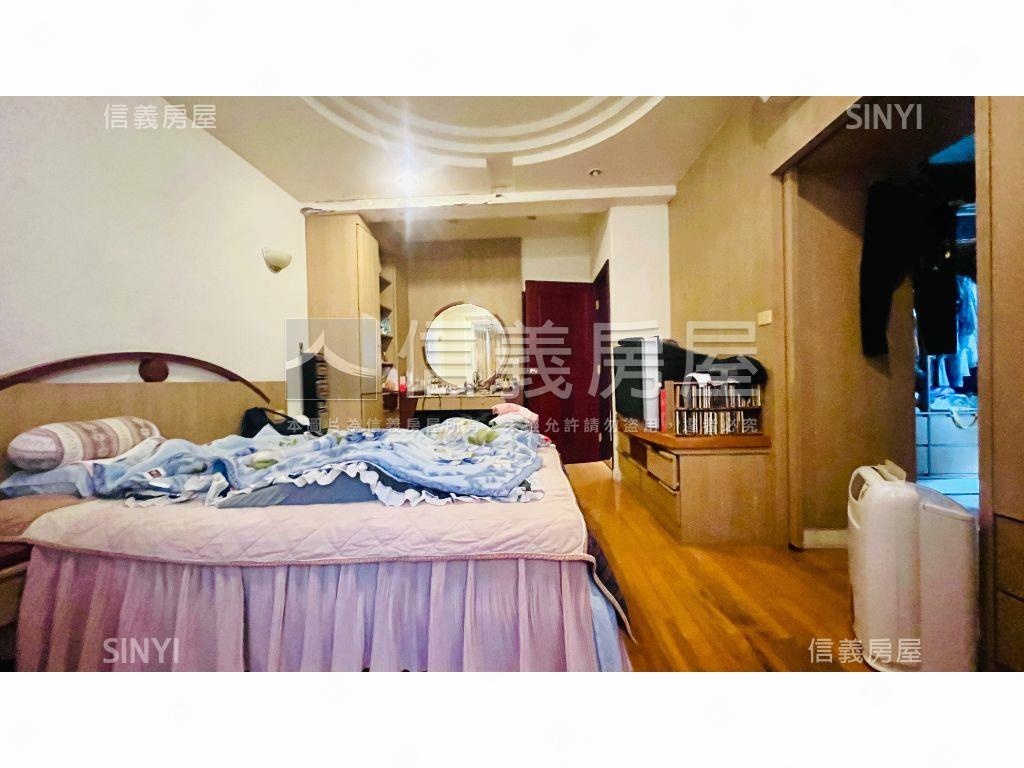 瓏山林還不錯的上疊房屋室內格局與周邊環境