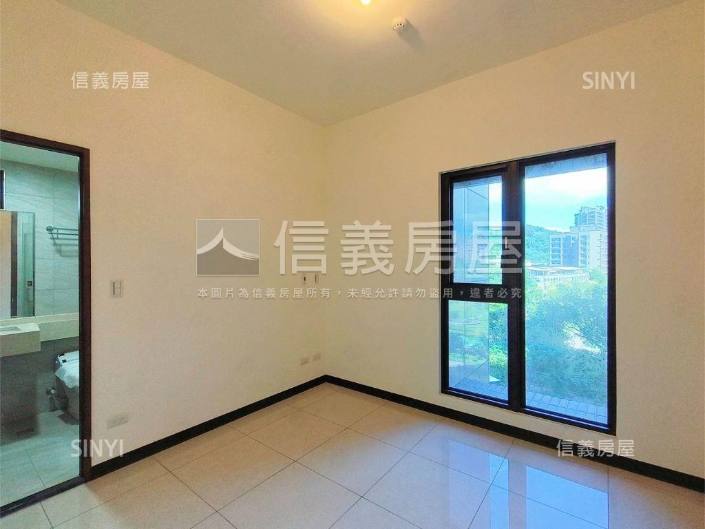 【ＶＲ】南方莊園四房車位房屋室內格局與周邊環境