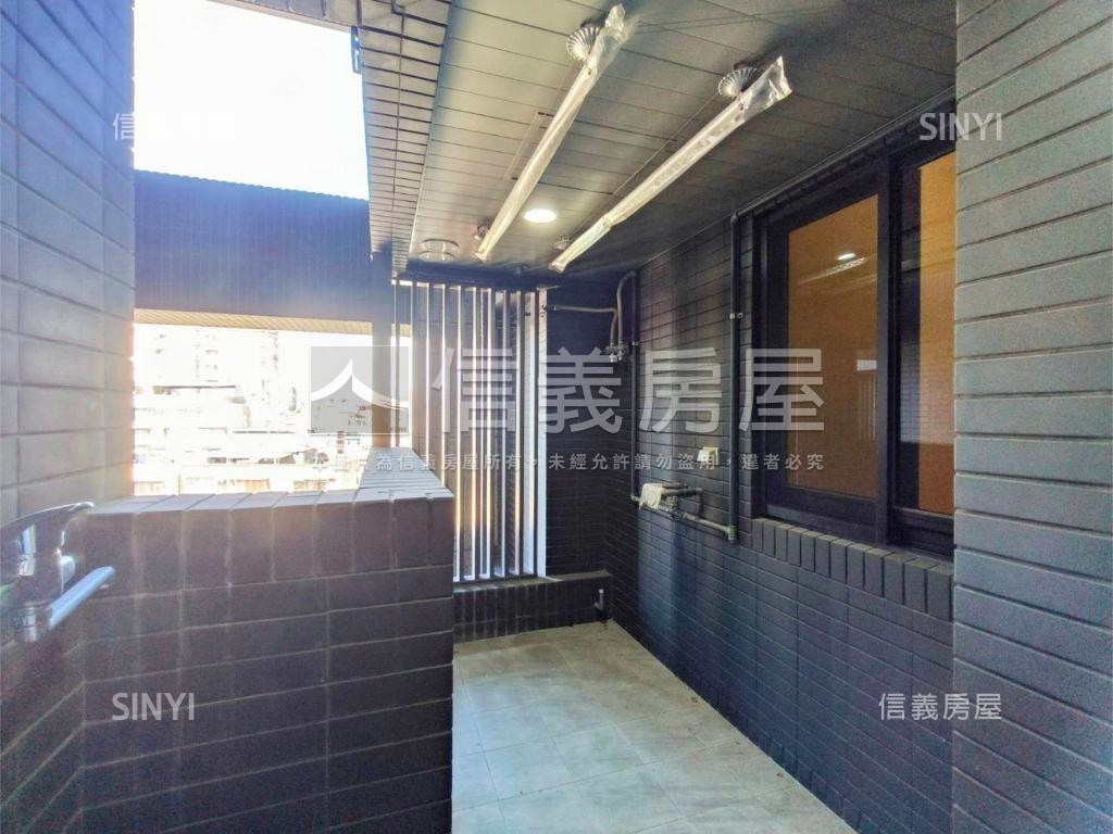 【ＶＲ】南方莊園四房車位房屋室內格局與周邊環境