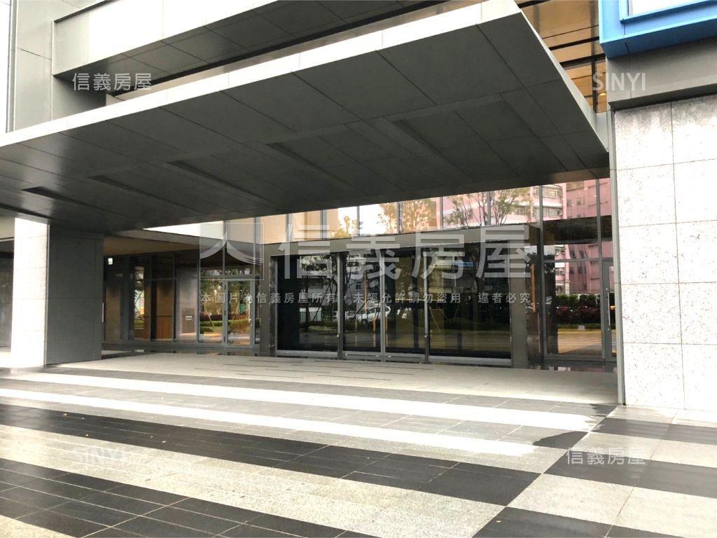 華固國家置地高樓廠辦２戶房屋室內格局與周邊環境