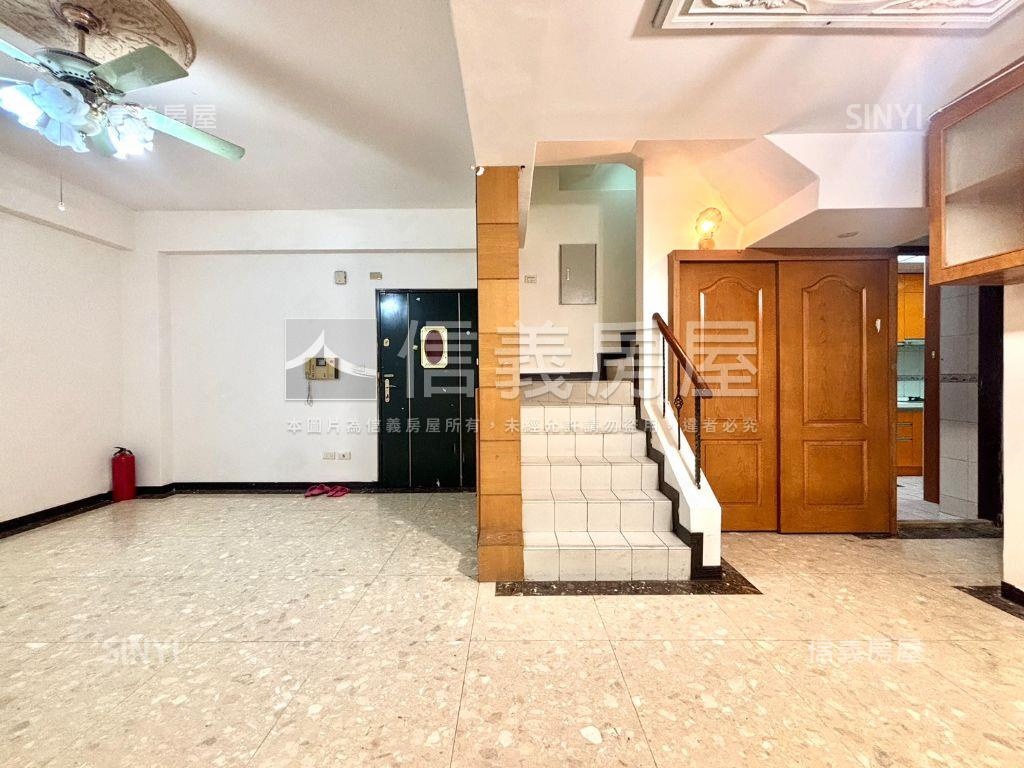 翠綠園四房坡平車位房屋室內格局與周邊環境