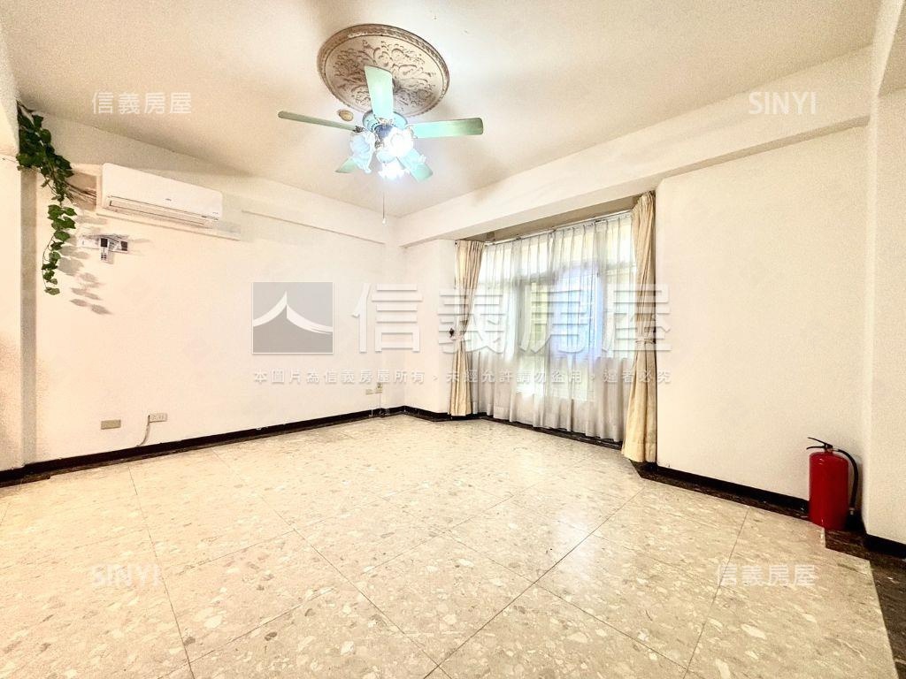 翠綠園四房坡平車位房屋室內格局與周邊環境