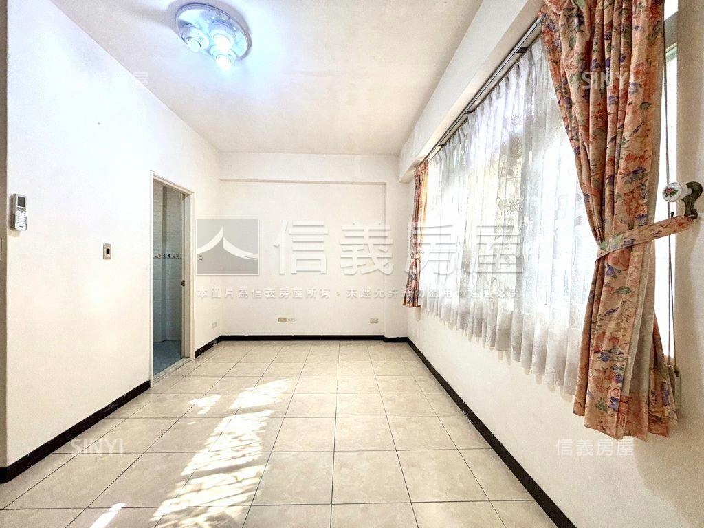 翠綠園四房坡平車位房屋室內格局與周邊環境